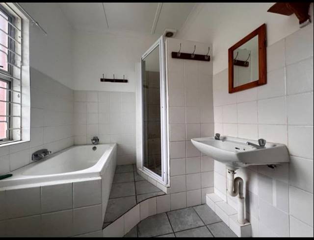 3 BEDROOM PROPERTY TO RENT IN UMBILO